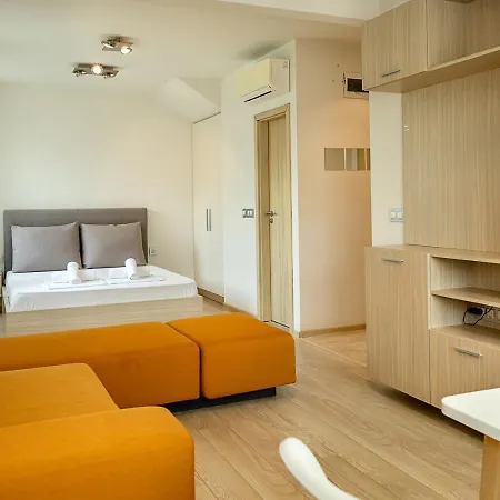 Апартамент Three Seaside In With Free Parking By Flat Manаger